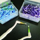 Les applicateurs micro dentaires colorés pp manipulent le poil en nylon